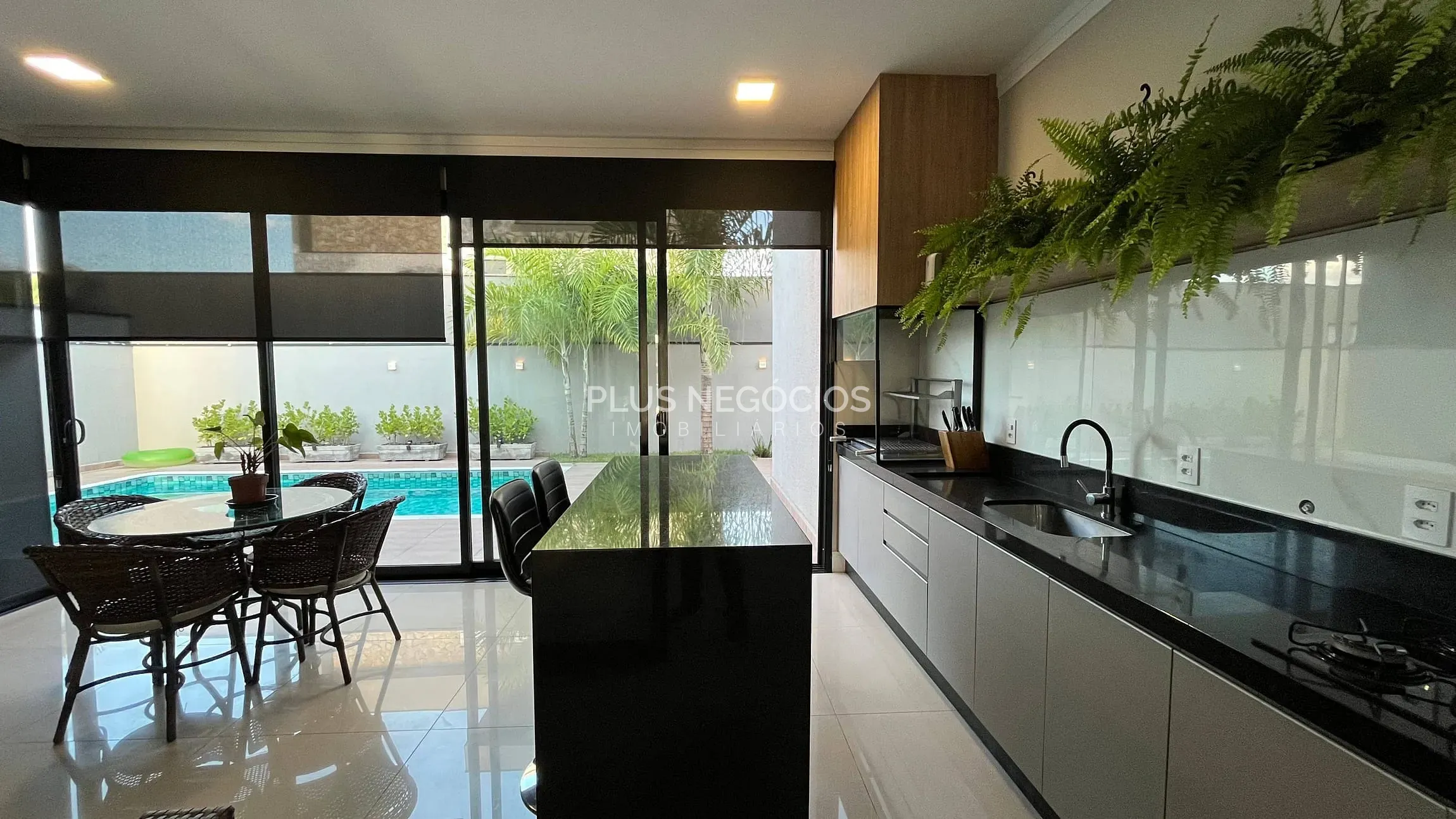 Casa, 3 quartos, 252 m² - Foto 9