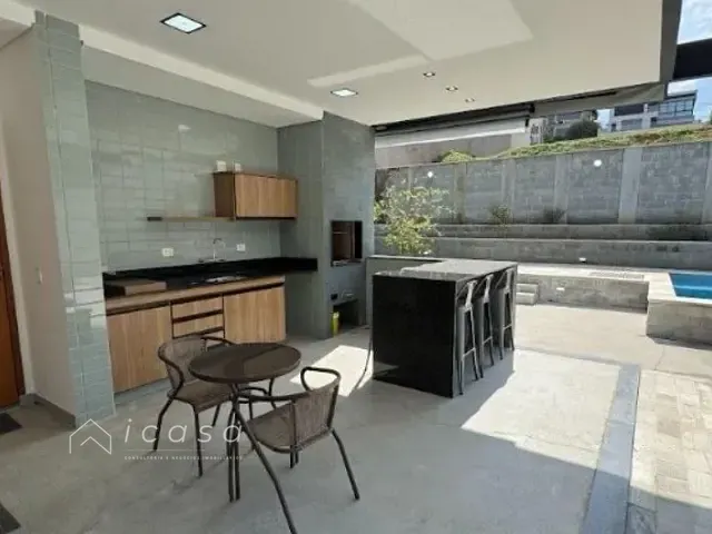 Casa com 450m² 4 quartos e 6 banheiros, à venda, no bairro Condomínio Residencial Montserrat em São José dos Campos