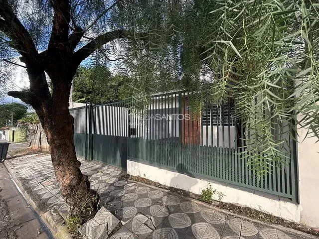 Casa com 300m² 3 quartos e 2 banheiros, à venda, no bairro Vila Fiori em Sorocaba