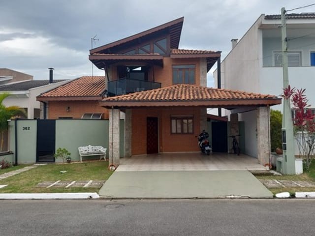 Casa com 275m² 2 quartos e 3 banheiros, à venda, no bairro Piracangaguá em Taubaté