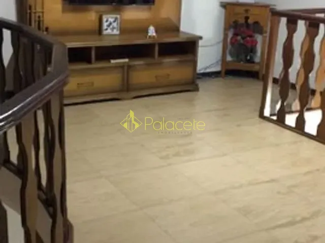 Casa com 275m² 2 quartos e 3 banheiros, à venda, no bairro Piracangaguá em Taubaté