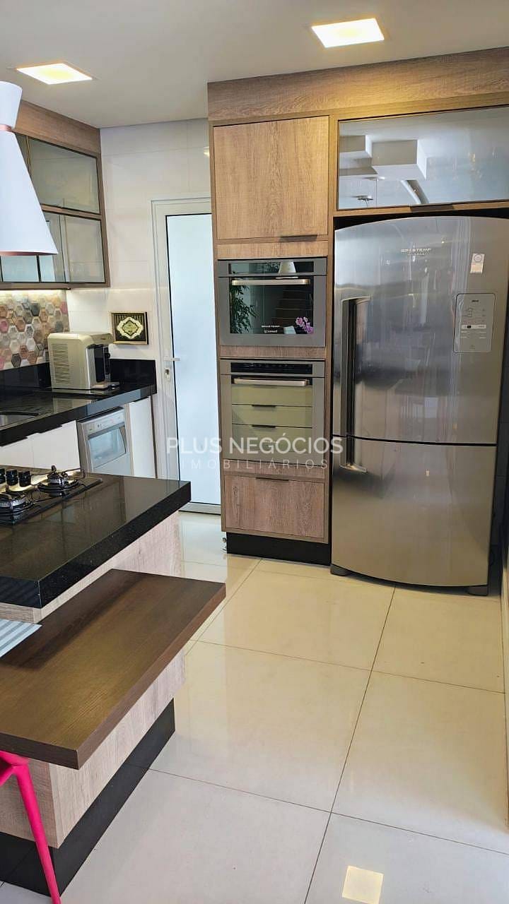 Casa, 3 quartos, 235 m² - Foto 62