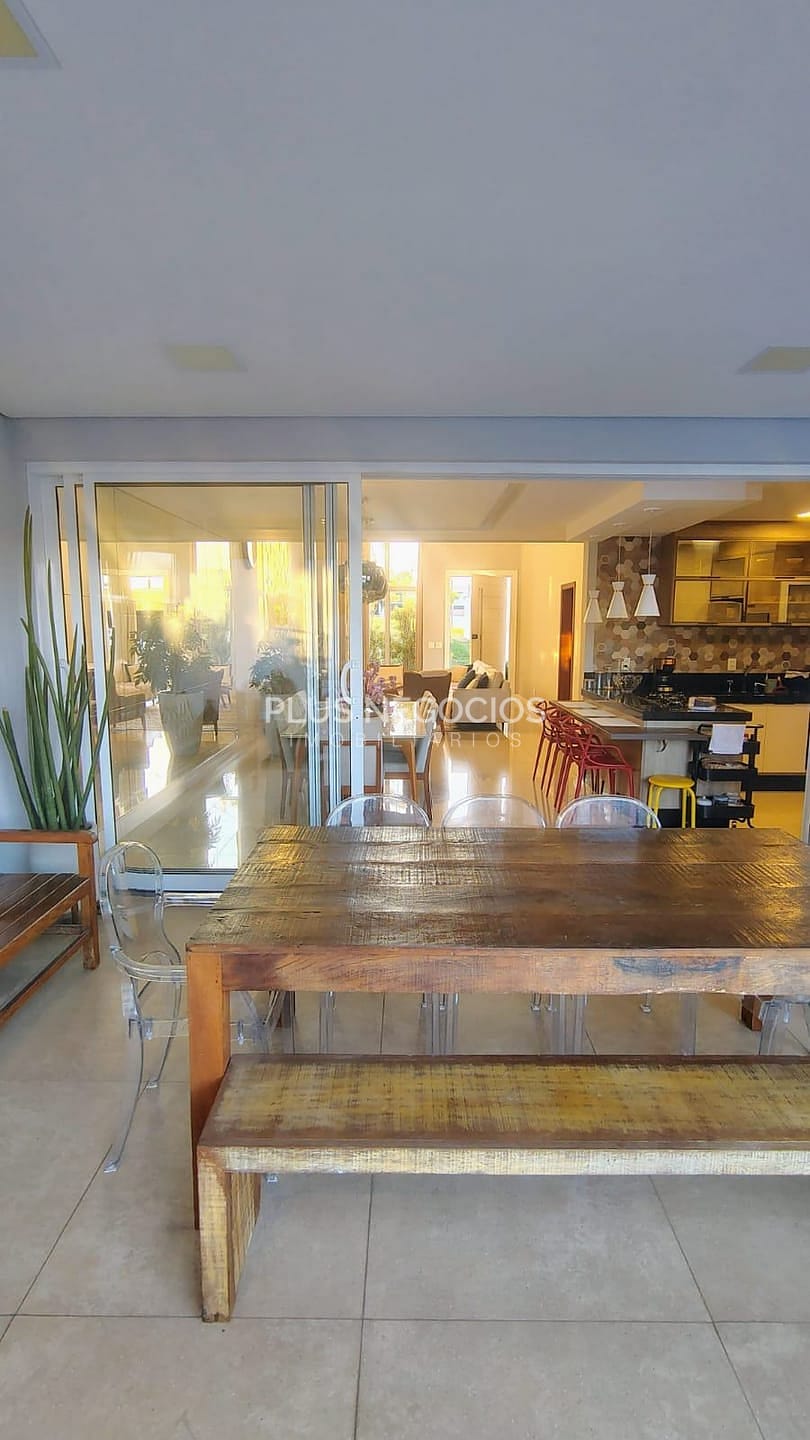 Casa, 3 quartos, 235 m² - Foto 95