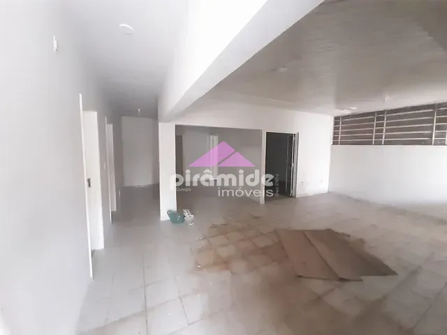 Casa com 317m², para alugar, no bairro Vila Rubi em São José dos Campos