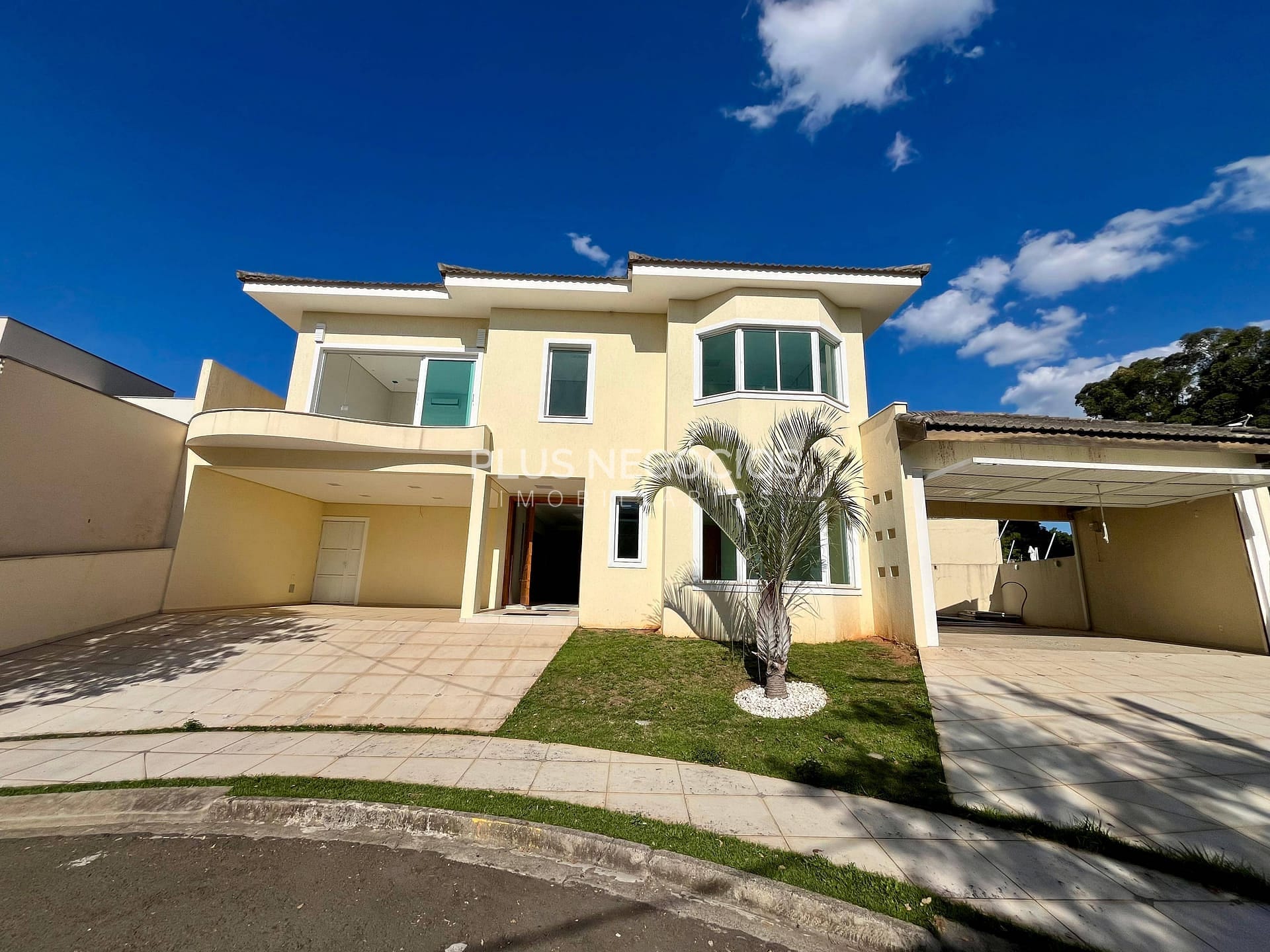 Casa à venda com 5 quartos, 398m² - Foto 1