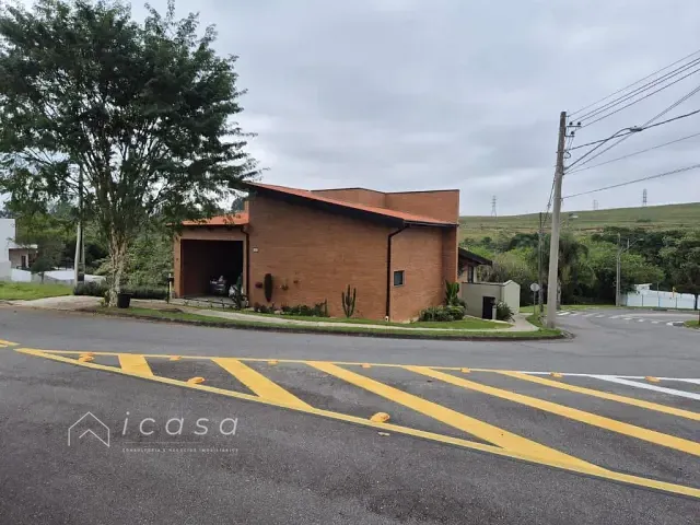 Casa com 452m² 4 quartos e 2 banheiros, à venda, no bairro Santa Luzia em Caçapava
