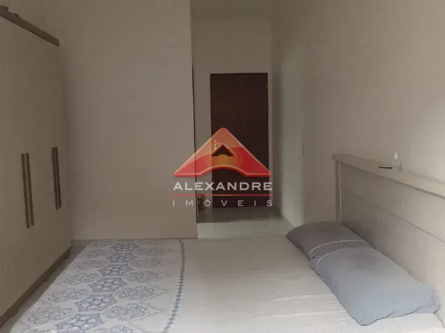 Casa 3 quartos e 2 banheiros, à venda, no bairro Conjunto Residencial Galo Branco em São José dos Campos