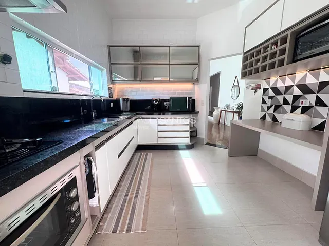 Casa com 360m² 3 quartos e 3 banheiros, à venda, no bairro Cajuru do Sul em Sorocaba