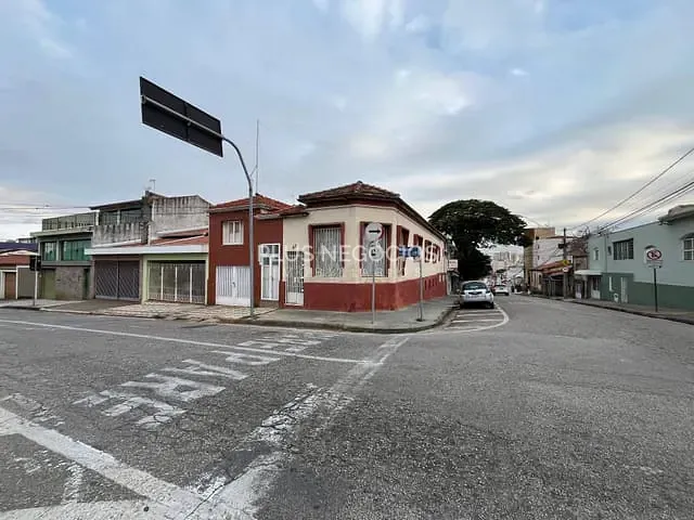 Casa com 138m², à venda, no bairro Vila Santana em Sorocaba