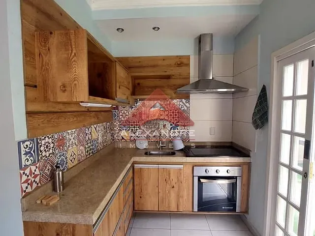 Casa 4 quartos e 1 banheiro, à venda, no bairro Jardim Uirá em São José dos Campos