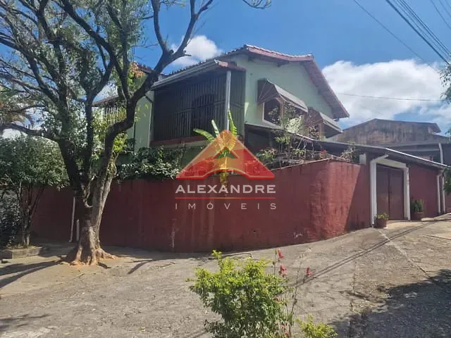 Casa 5 quartos e 4 banheiros, à venda, no bairro Jardim São Jorge em São José dos Campos
