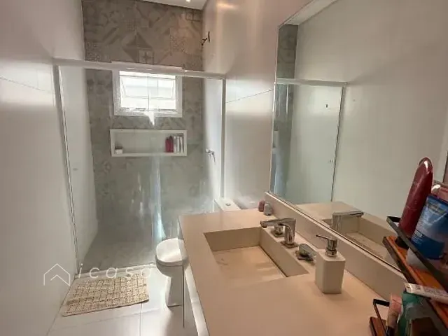 Casa com 300m² 3 quartos e 2 banheiros, à venda, no bairro Condomínio Terras do Vale em Caçapava