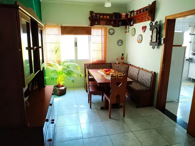 Casa com 420m² 2 quartos e 2 banheiros, à venda, no bairro Condomínio Real Ville em Pindamonhangaba