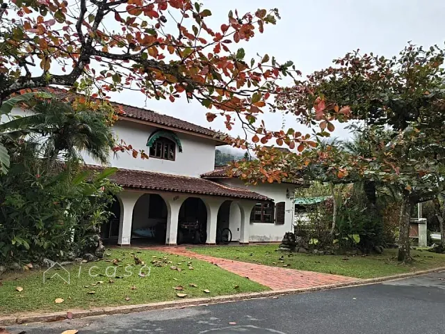 Casa com 1600m² 7 quartos e 9 banheiros, à venda, no bairro Tabatinga em Caraguatatuba