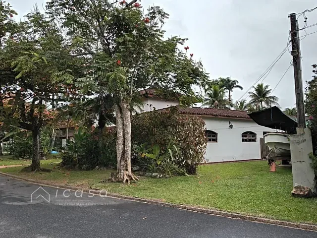Casa com 1600m² 7 quartos e 9 banheiros, à venda, no bairro Tabatinga em Caraguatatuba