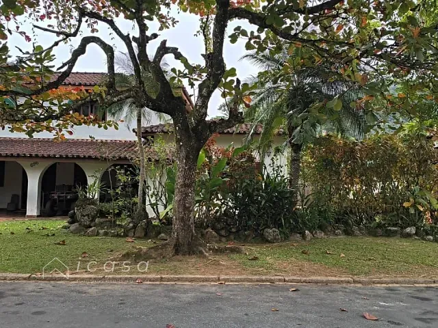 Casa com 1600m² 7 quartos e 9 banheiros, à venda, no bairro Tabatinga em Caraguatatuba