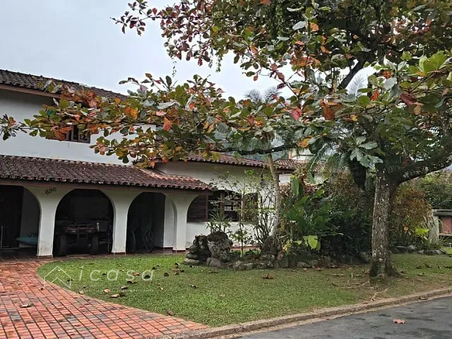 Casa com 1600m² 7 quartos e 9 banheiros, à venda, no bairro Tabatinga em Caraguatatuba