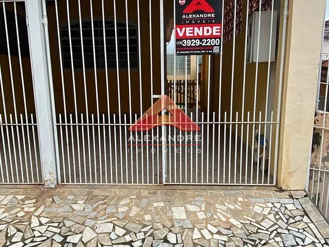 Casa 3 quartos e 2 banheiros, à venda, no bairro Centro em Paraisópolis