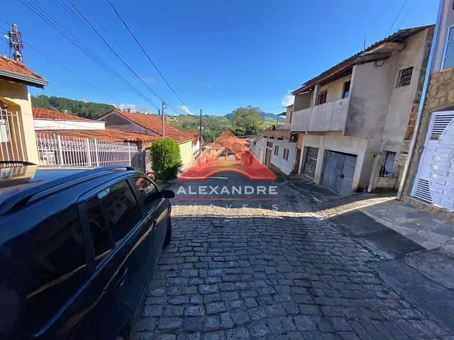 Casa 3 quartos e 2 banheiros, à venda, no bairro Centro em Paraisópolis