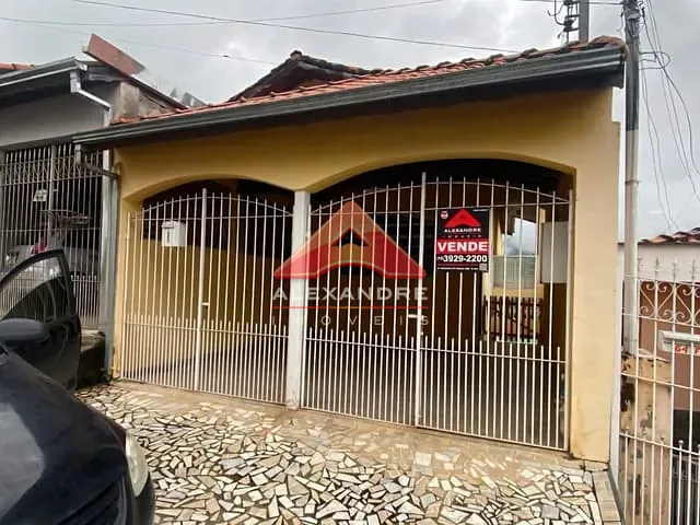 Casa 3 quartos e 2 banheiros, à venda, no bairro Centro em Paraisópolis