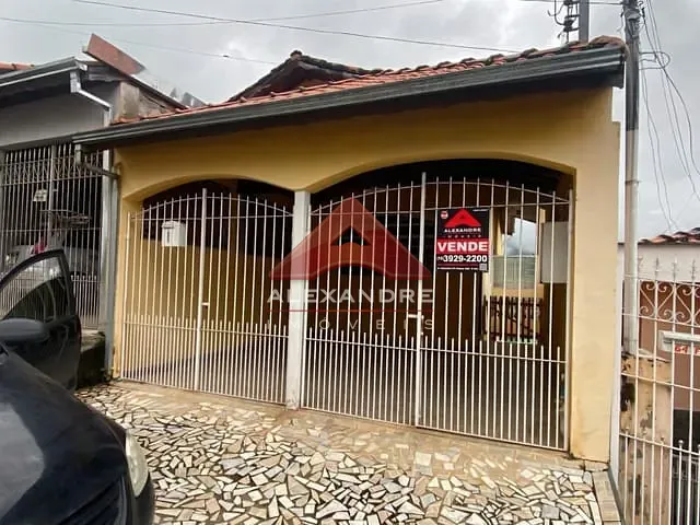 Casa 3 quartos e 2 banheiros, à venda, no bairro Centro em Paraisópolis