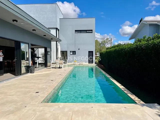 Casa com 1516m² 4 quartos e 7 banheiros, à venda, no bairro Barreiro em Araçoiaba da Serra