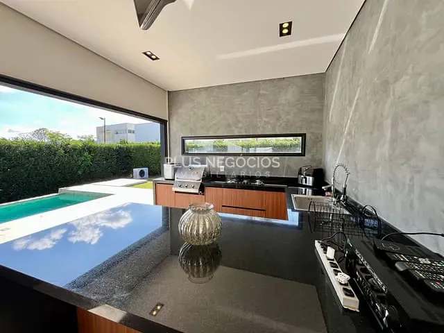 Casa com 1516m² 4 quartos e 7 banheiros, à venda, no bairro Barreiro em Araçoiaba da Serra