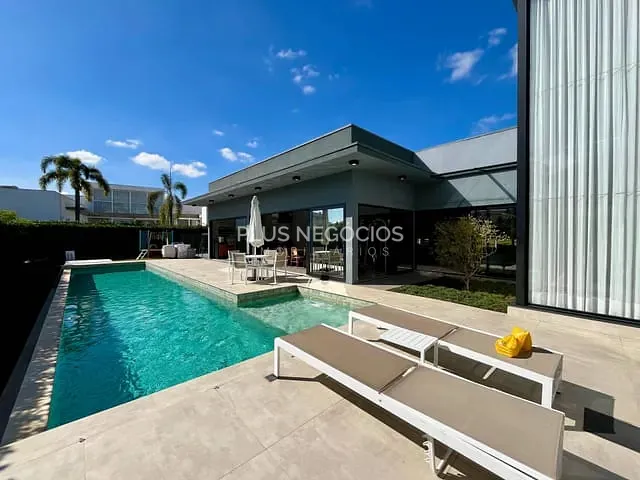 Casa com 1516m² 4 quartos e 7 banheiros, à venda, no bairro Barreiro em Araçoiaba da Serra