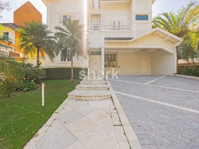 Casa com 619m² 5 quartos e 7 banheiros, à venda ou para alugar, no bairro Alphaville em Santana de Parnaíba