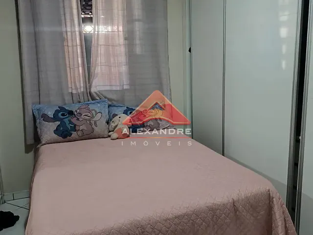 Casa 3 quartos e 2 banheiros, à venda, no bairro Jardim Uirá em São José dos Campos