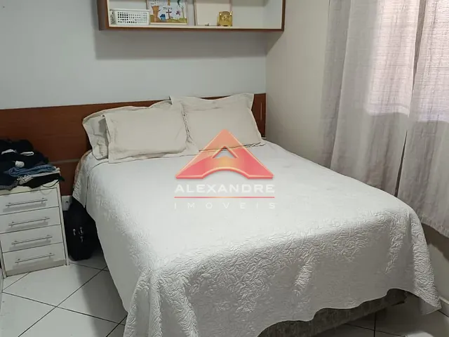 Casa 3 quartos e 2 banheiros, à venda, no bairro Jardim Uirá em São José dos Campos