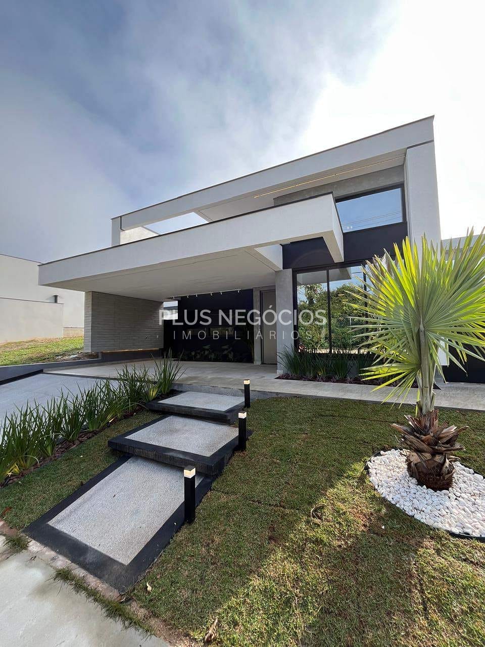 Casa à venda com 3 quartos, 181m² - Foto 1