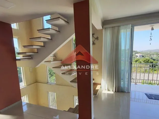 Casa 3 quartos e 5 banheiros, à venda, no bairro Granja Carneiro Viana em Cotia