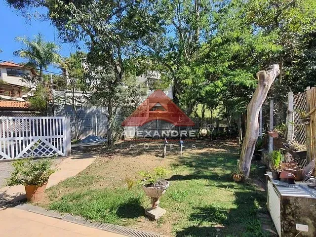 Casa 3 quartos e 5 banheiros, à venda, no bairro Granja Carneiro Viana em Cotia