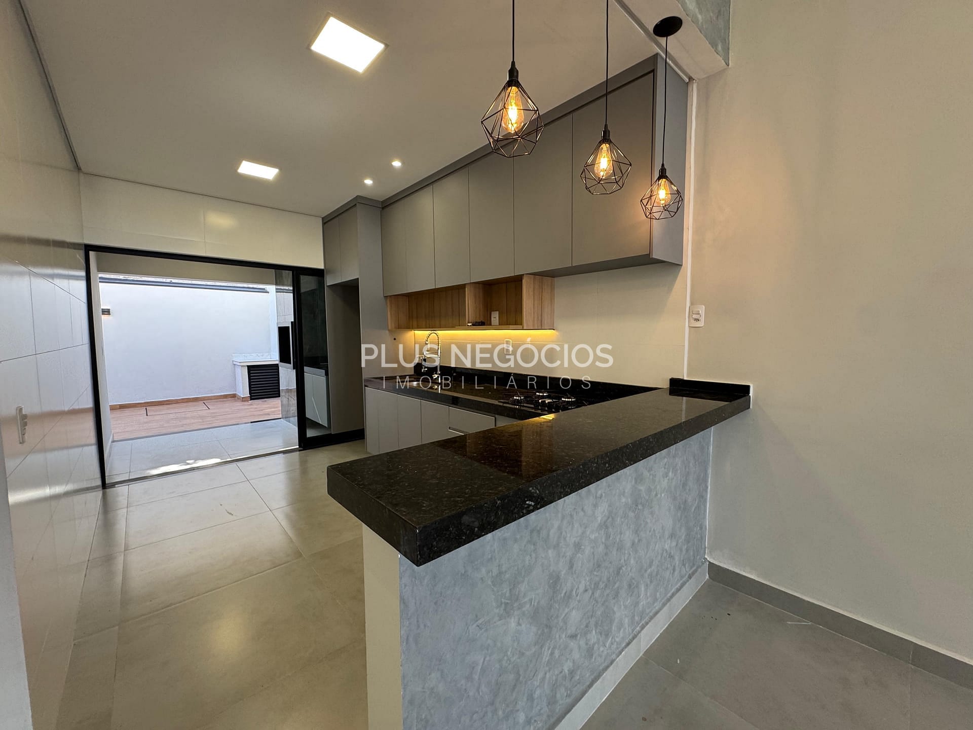 Casa à venda com 3 quartos, 116m² - Foto 4