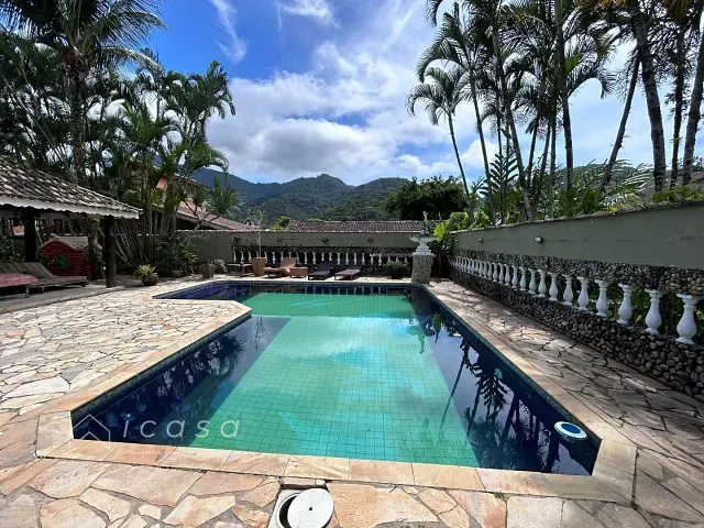 Casa com 1043m² 4 quartos e 5 banheiros, à venda, no bairro Horto (Morro das Moças) em Ubatuba