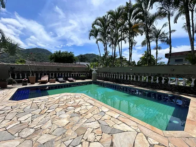 Casa com 1043m² 4 quartos e 5 banheiros, à venda, no bairro Horto (Morro das Moças) em Ubatuba