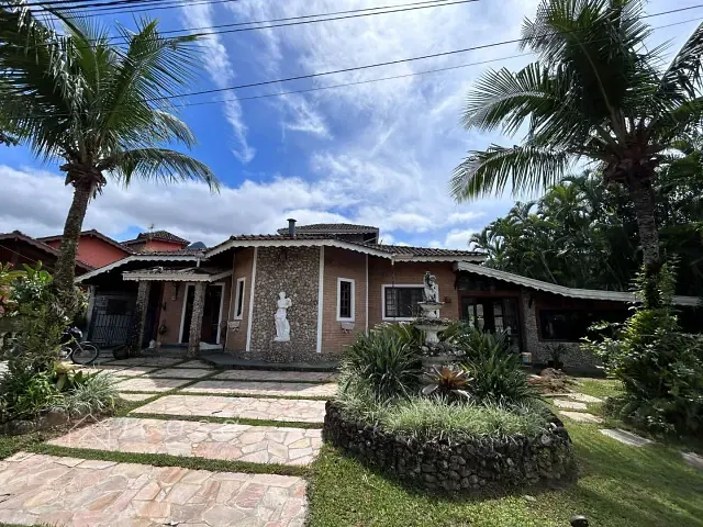 Casa com 1043m² 4 quartos e 5 banheiros, à venda, no bairro Horto (Morro das Moças) em Ubatuba
