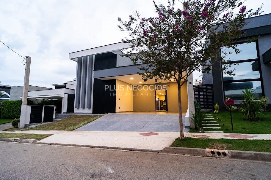 Casa à venda com 3 quartos, 212m² - Foto 2
