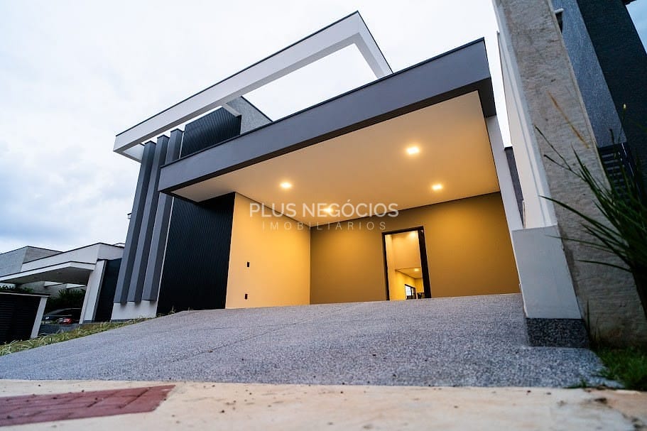 Casa à venda com 3 quartos, 212m² - Foto 3