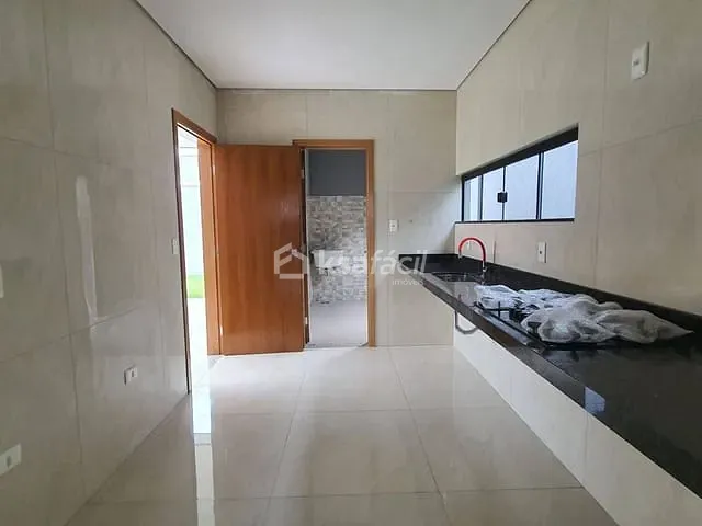 Casa com 330m² 3 quartos e 3 banheiros, à venda, no bairro Jardim TV Morena em Campo Grande