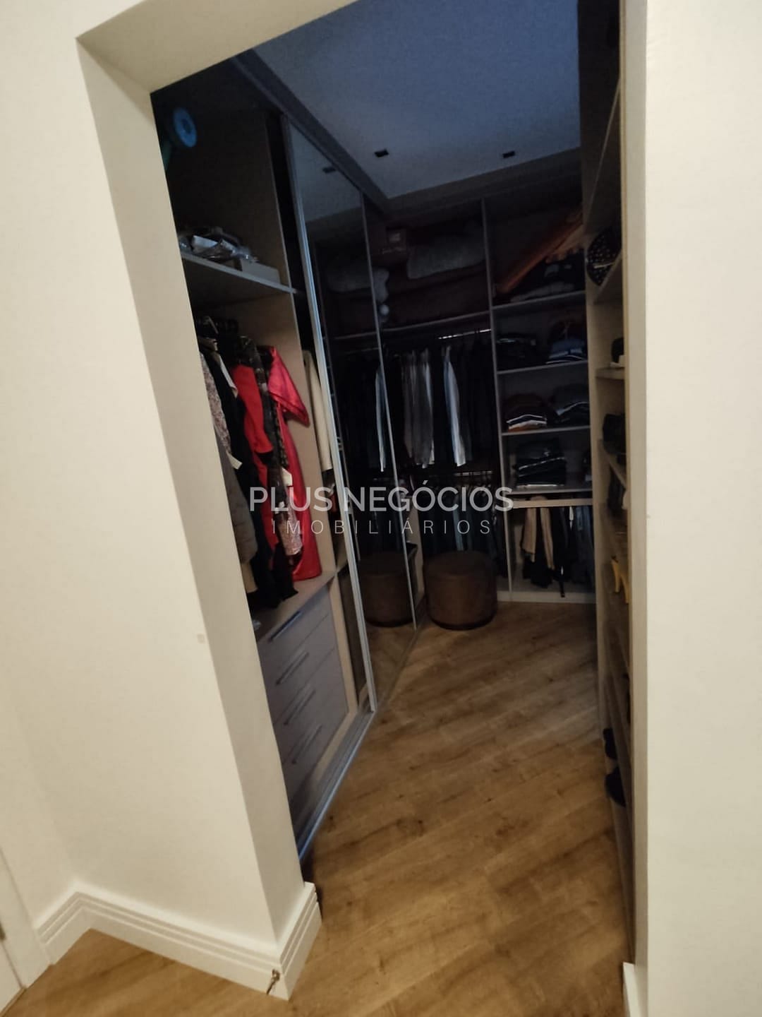 Casa à venda com 3 quartos, 242m² - Foto 13