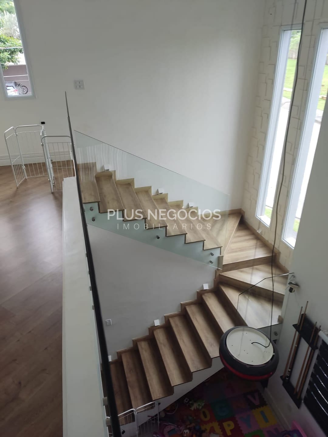 Casa à venda com 3 quartos, 242m² - Foto 8