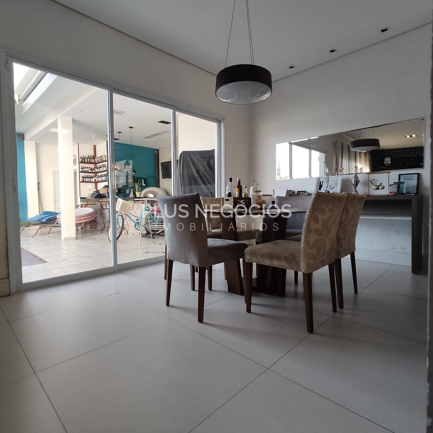 Casa à venda com 3 quartos, 242m² - Foto 4