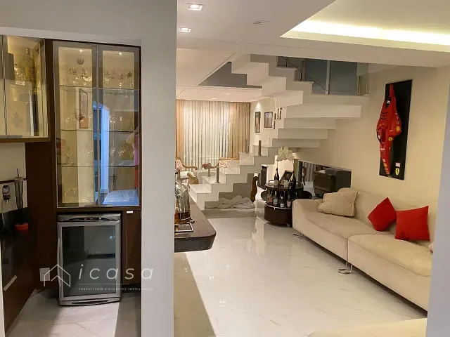 Casa com 360m² 4 quartos e 6 banheiros, à venda, no bairro Urbanova em São José dos Campos