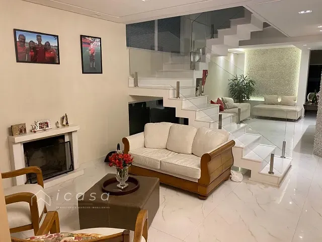 Casa com 360m² 4 quartos e 6 banheiros, à venda, no bairro Urbanova em São José dos Campos