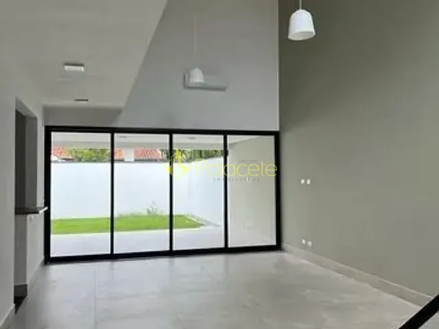Casa com 250m² 4 quartos e 5 banheiros, à venda, no bairro Caminho Novo em Tremembé