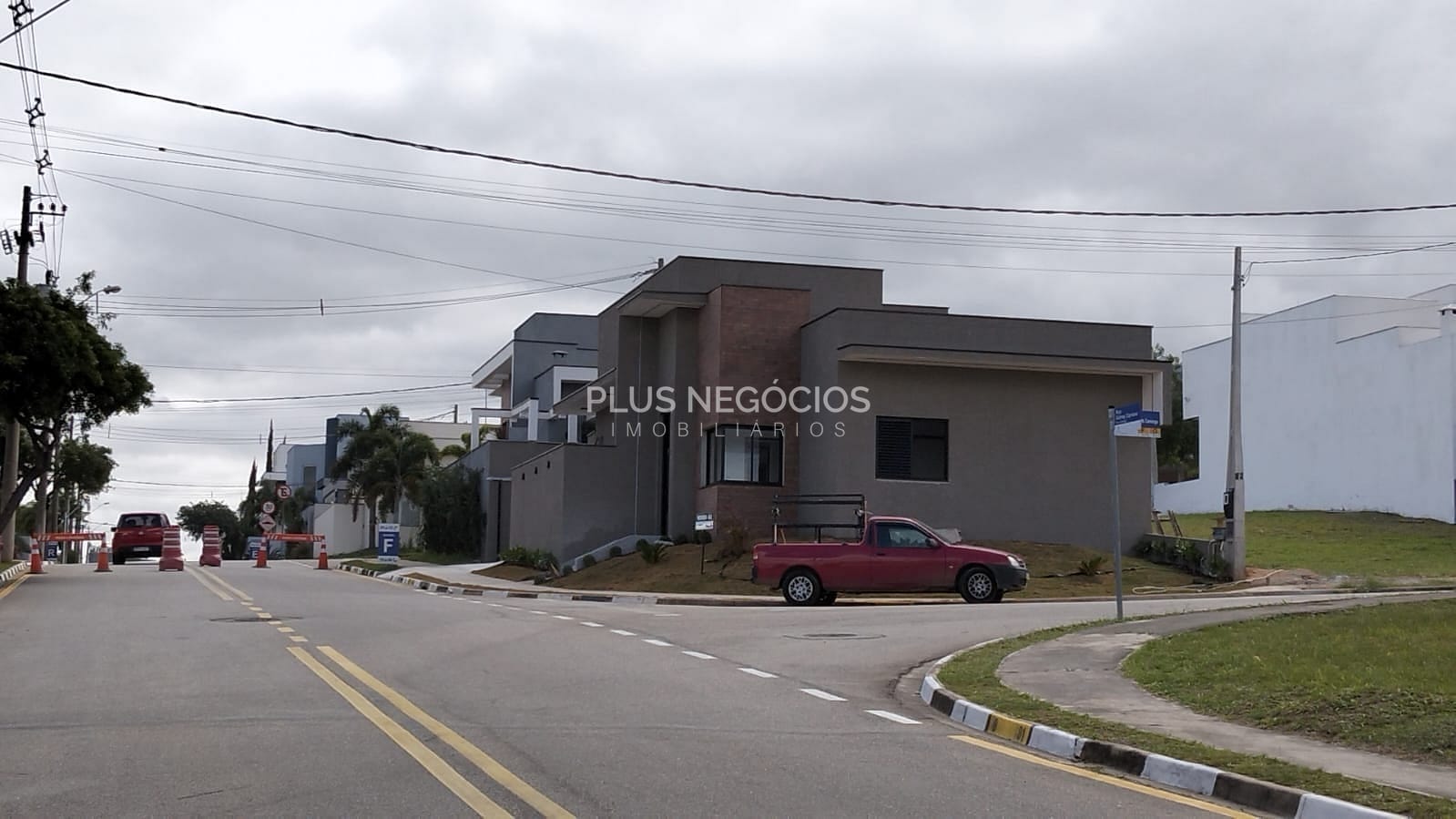 Casa à venda com 3 quartos, 115m² - Foto 2