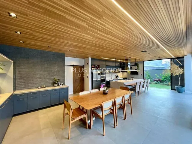 Casa com 690m² 5 quartos e 8 banheiros, à venda, no bairro Alphaville Nova Esplanada em Votorantim