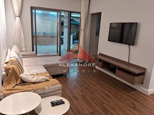 Casa 2 quartos e 1 banheiro, à venda, no bairro Eugênio de Mello em São José dos Campos